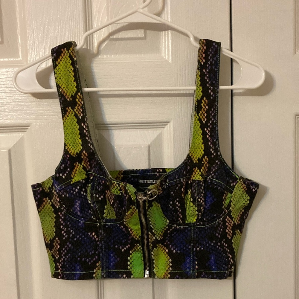 PrettyLittleThing Reptile Print Top - Green, Blue, Black size UK 8, EU 36 NWT